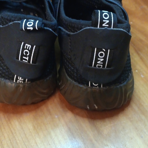 Steel toe indestructible men's shoes size 45 - Picture 3 of 9